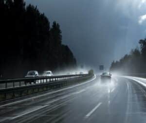 Should You Avoid Hydroplaning Do’s and Don'ts When Hydroplaning