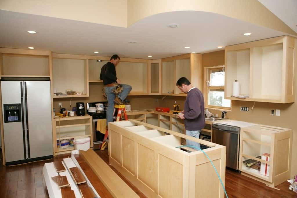 Kitchen Remodel: Replacing or Refacing Kitchen Cabinets
